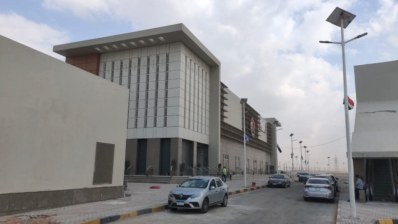 محطة المنطقة الصناعية - القطار الكهربائي LRT